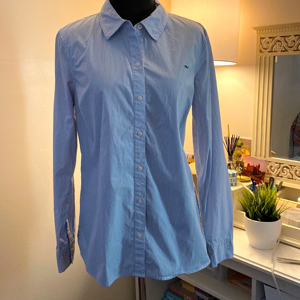 Vineyard Vine button down shirt
